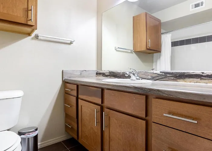 Landing Spectacular 2Bd Clubhouse Courtyard Apartment