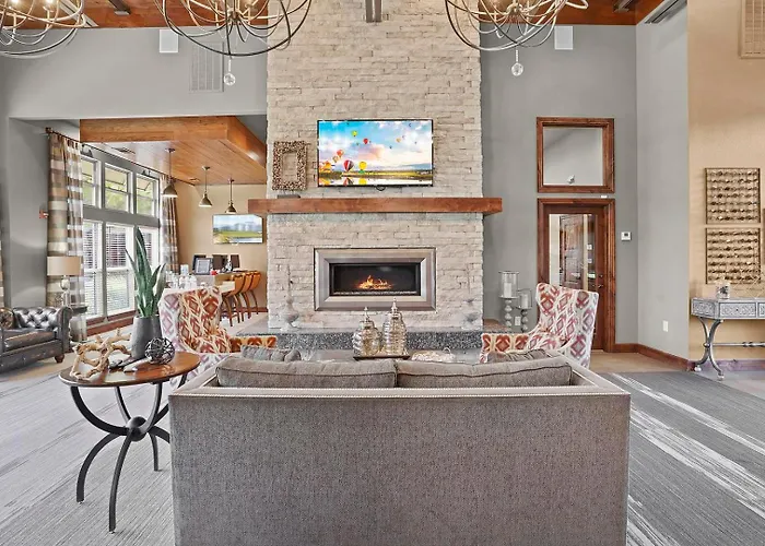 Apartment Landing Spectacular 2Bd Clubhouse Courtyard *