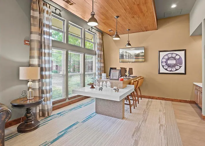 Landing Spectacular 2Bd Clubhouse Courtyard Tulsa